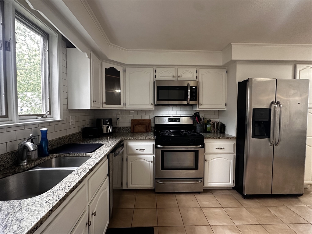 3 bed, 1 bath apartment for rent at 233 Charles Unit 2, East Cambridge — photo 13 of 14