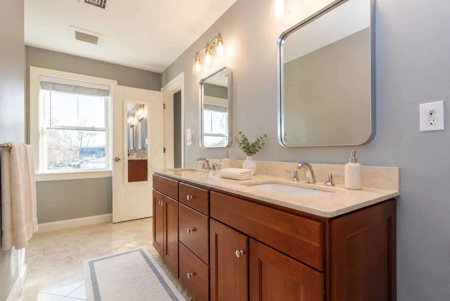 3 bed, 2 bath apartment for rent at 233 Grove St Unit 2, Waltham — photo 24 of 42