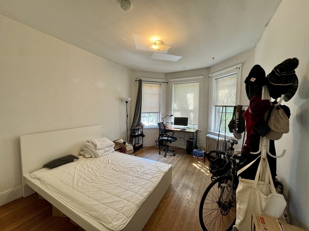 2 bed, 1 bath apartment for rent at 233 Kelton St Unit 12, Brighton — photo 5 of 7