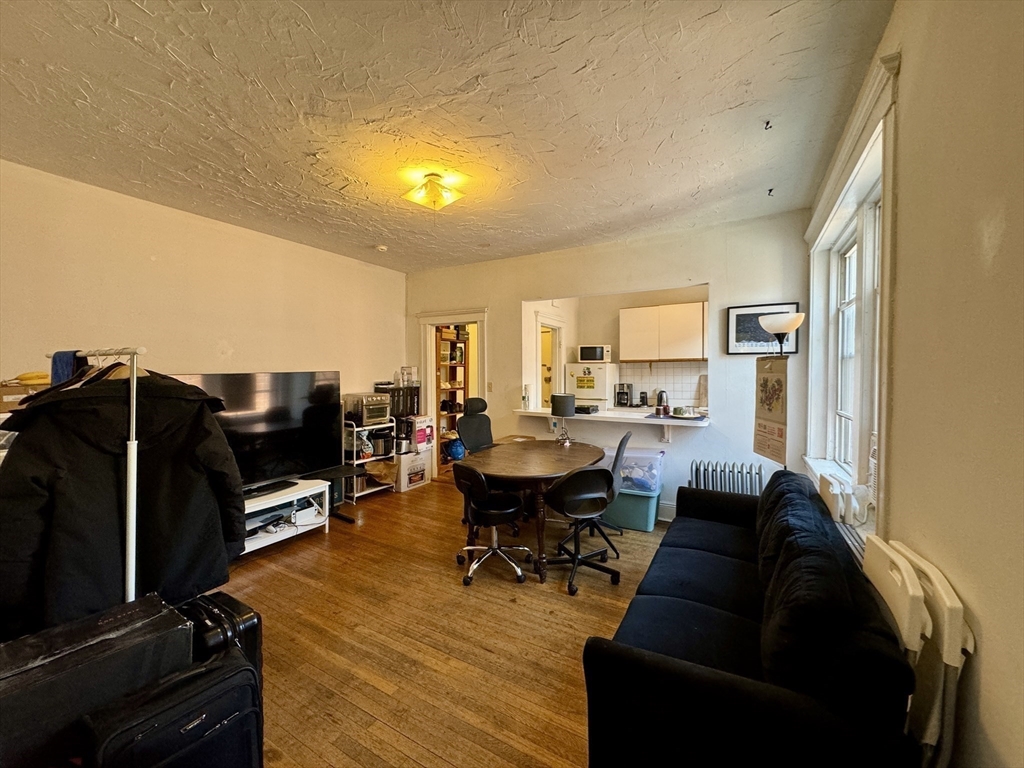 2 bed, 1 bath apartment for rent at 233 Kelton St Unit 12, Brighton — photo 3 of 7