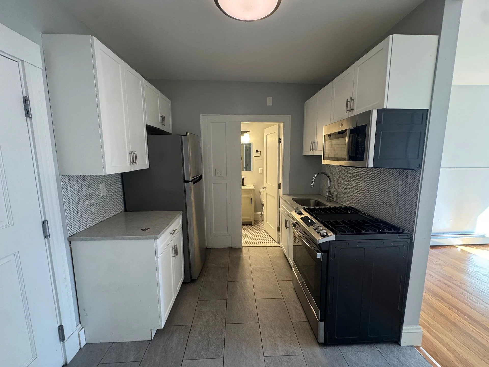 Studio bed, 1 bath apartment for rent at 233 Lafayette St Unit 10, Salem — photo 5 of 11