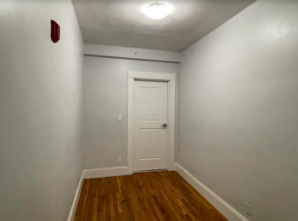 Studio bed, 1 bath apartment for rent at 233 Lafayette St Unit 10, Salem — photo 4 of 11