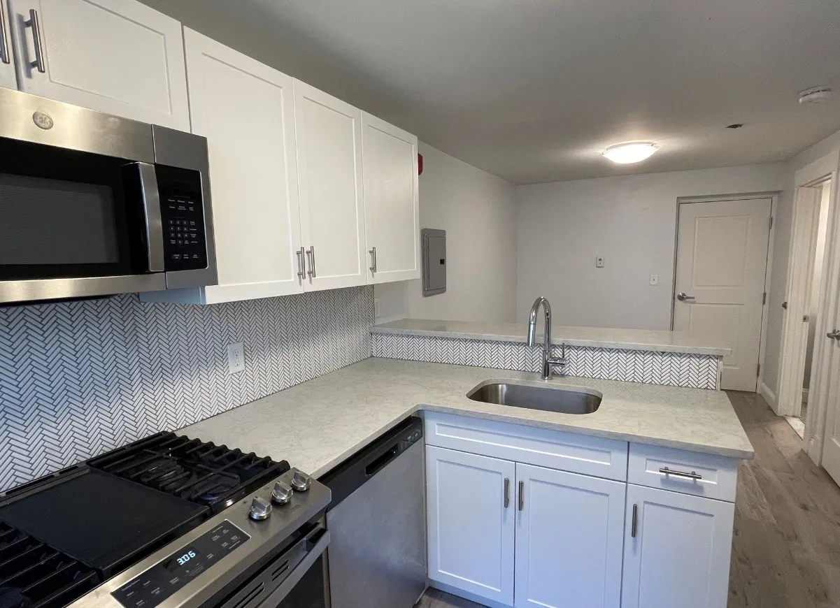 1 bed, 1 bath apartment for rent at 233 Lafayette St Unit 26, Salem — photo 2 of 11