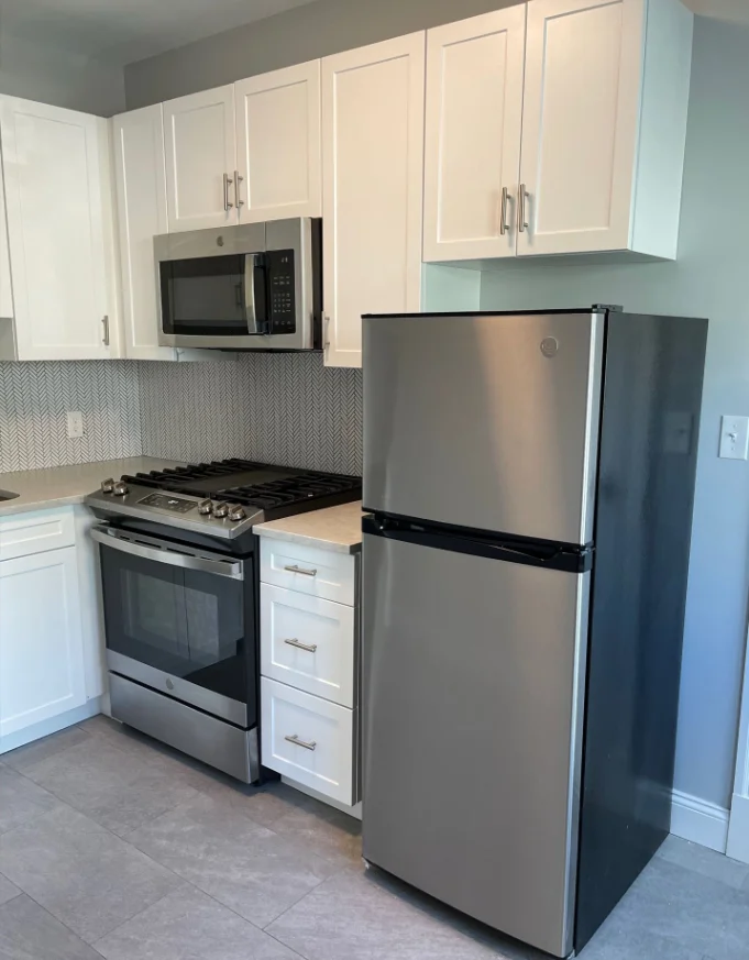 Studio bed, 1 bath apartment for rent at 233 Lafayette St Unit 4, Salem — photo 2 of 10