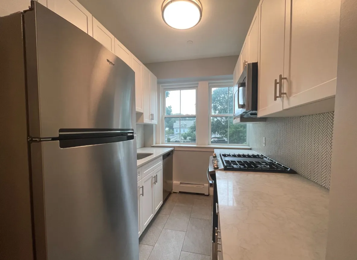 1.5 bed, 1 bath apartment for rent at 233 Lafayette St Unit 5, Salem
