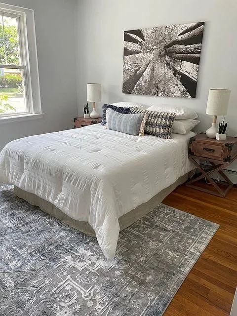 2 split bed, 1 bath apartment for rent at 233 Lafayette St Unit 8, Salem — photo 3 of 7