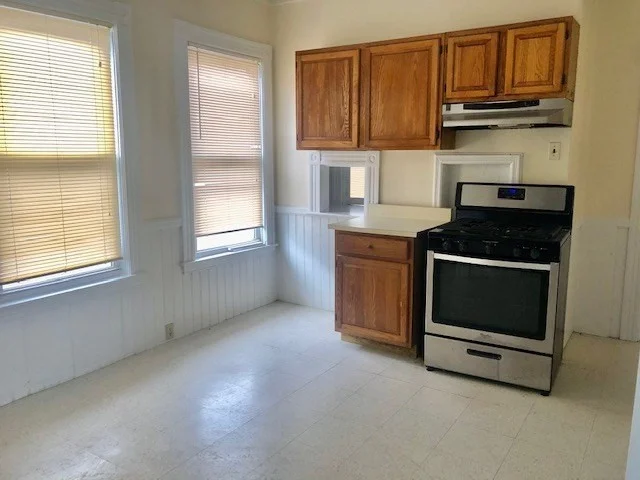 2 bed, 1 bath apartment for rent at 233 Washington Unit 2, Malden — photo 6 of 13