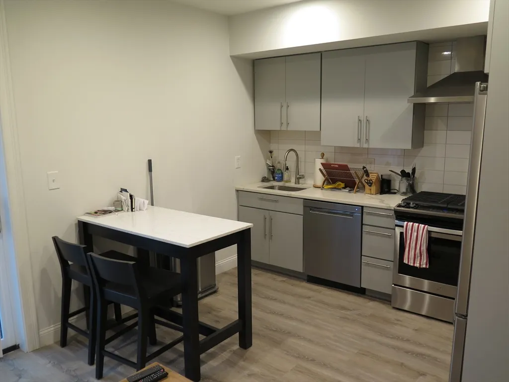 1 bed, 1 bath apartment for rent at 233 West 3rd St Unit 1, South Boston — photo 1 of 10