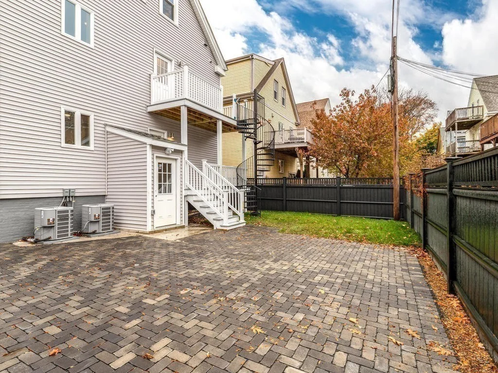 3 bed, 2 bath apartment for rent at 233 Willow Ave Unit 2, Ball Square — photo 14 of 28