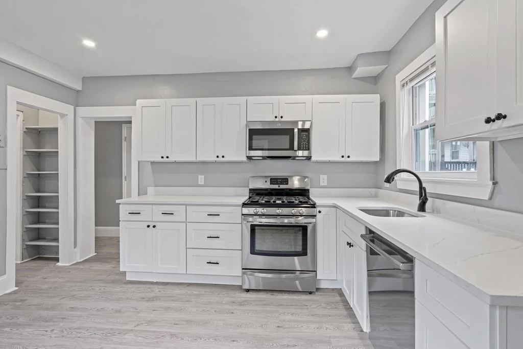 3 bed, 1 bath apartment for rent at 234 Bowen St, South Boston — photo 2 of 12