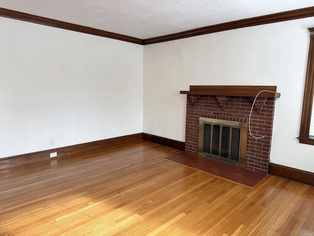 3 bed, 1 bath apartment for rent at 234 Brook Rd Unit 1, Milton — photo 22 of 25