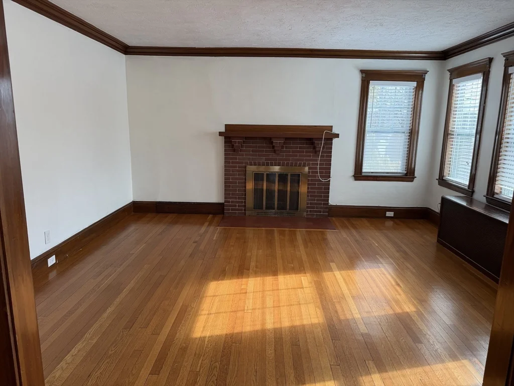 3 bed, 1 bath apartment for rent at 234 Brook Rd Unit 1, Milton — photo 8 of 25
