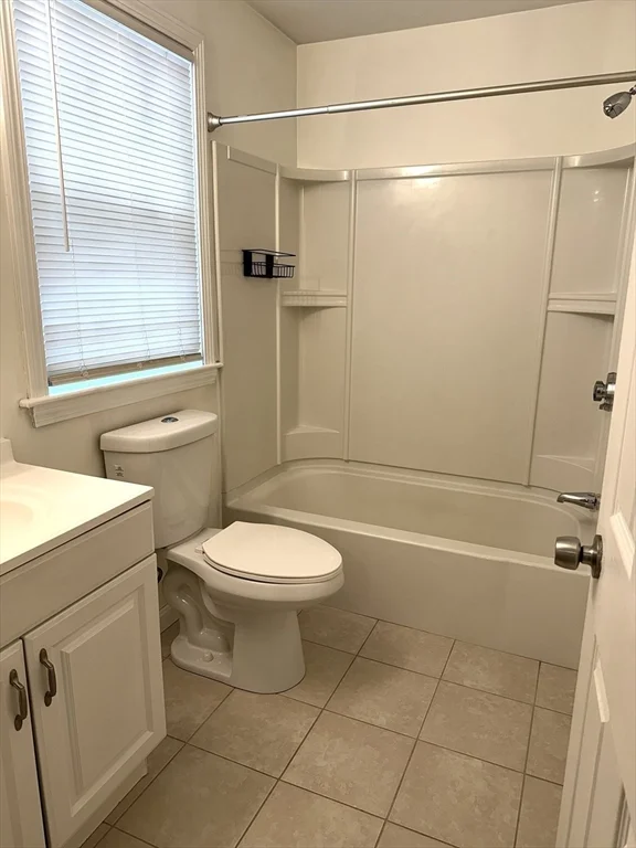 3 bed, 1 bath apartment for rent at 234 Brook Rd Unit 1, Milton — photo 12 of 25
