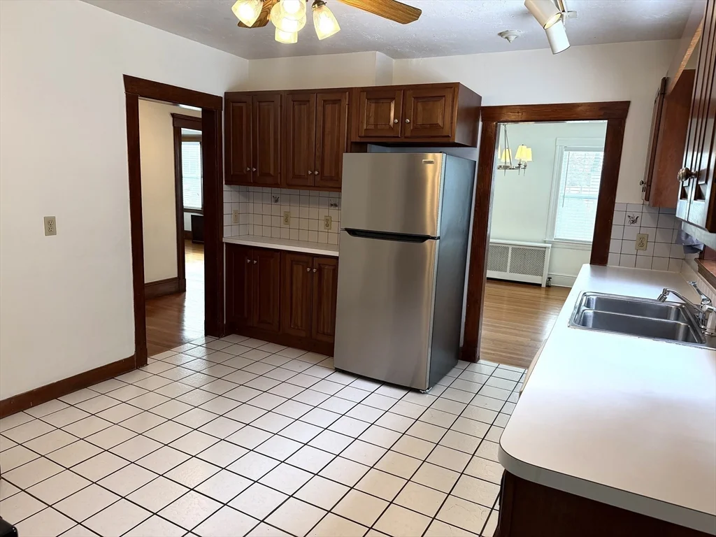 3 bed, 1 bath apartment for rent at 234 Brook Rd Unit 1, Milton — photo 3 of 25