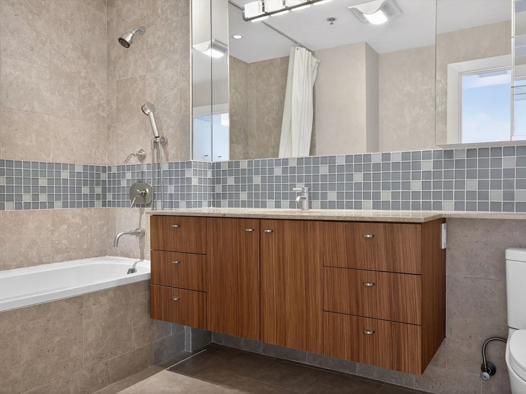 3 bed, 2 bath apartment for rent at 234 Causeway St Unit 1012, North End — photo 15 of 25