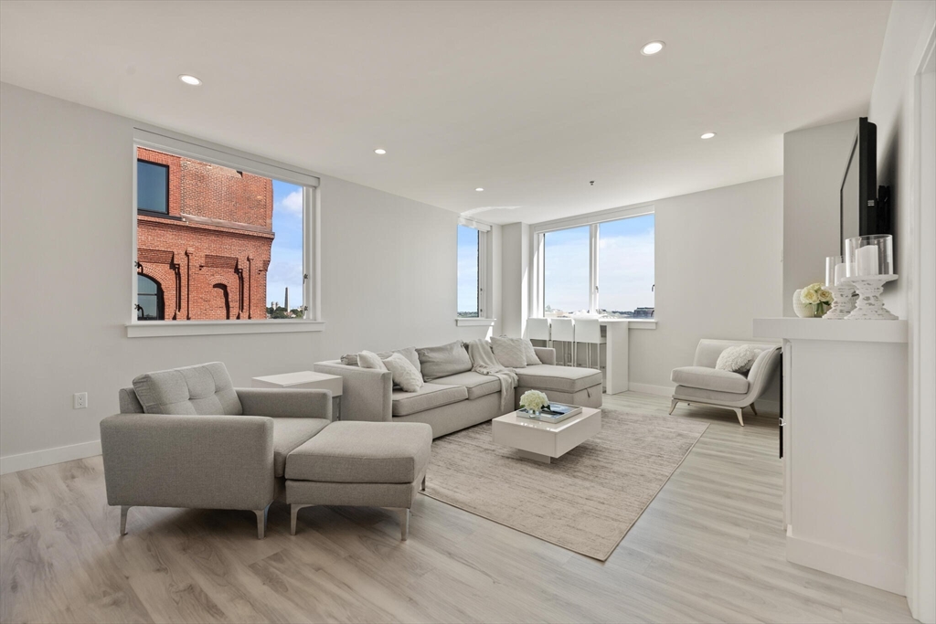 3 bed, 2 bath apartment for rent at 234 Causeway Unit 709, North End — photo 2 of 28