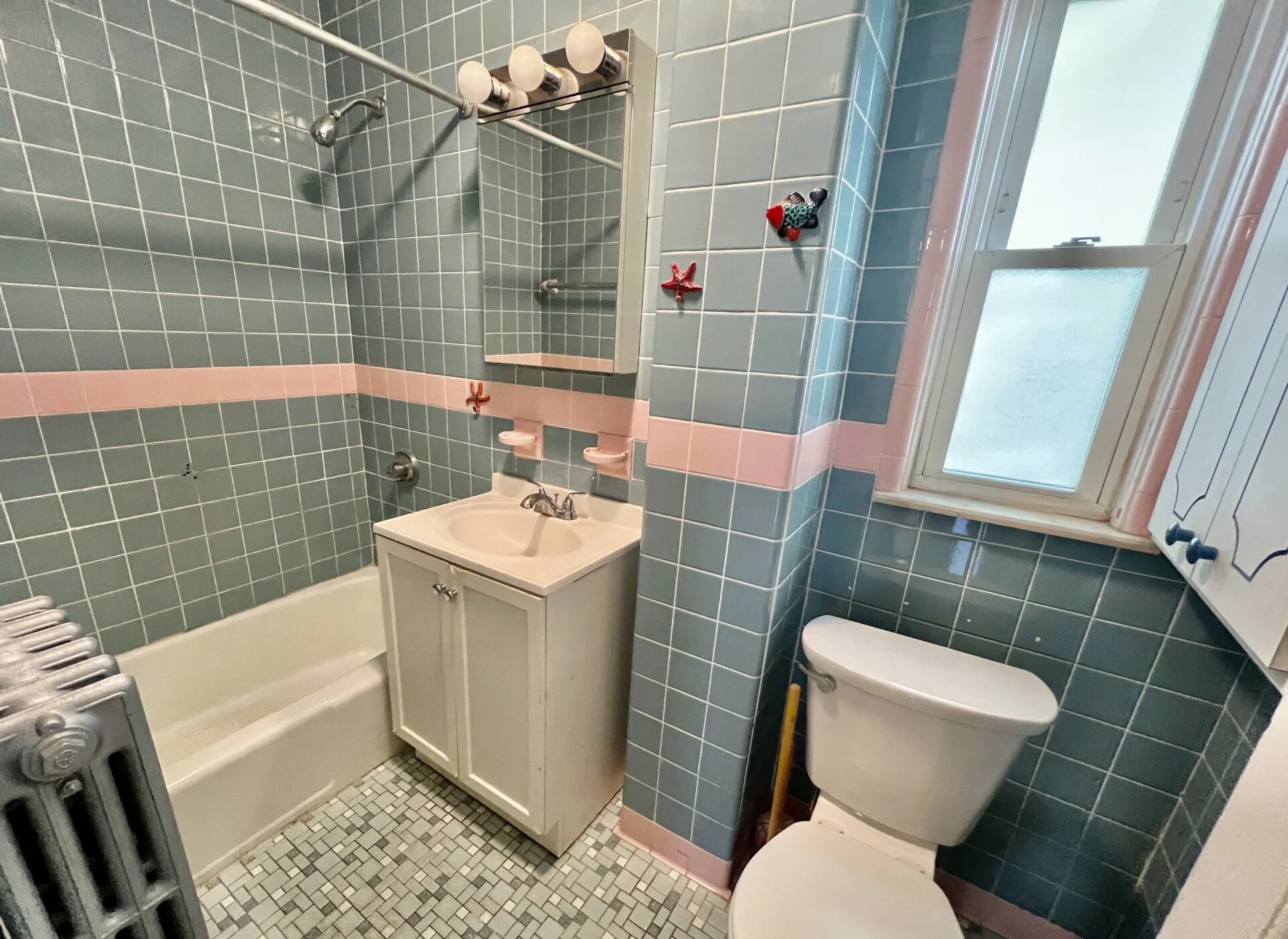 2.5 bed, 1 bath apartment for rent at 234 Cypress St Unit 1, Brookline — photo 5 of 7