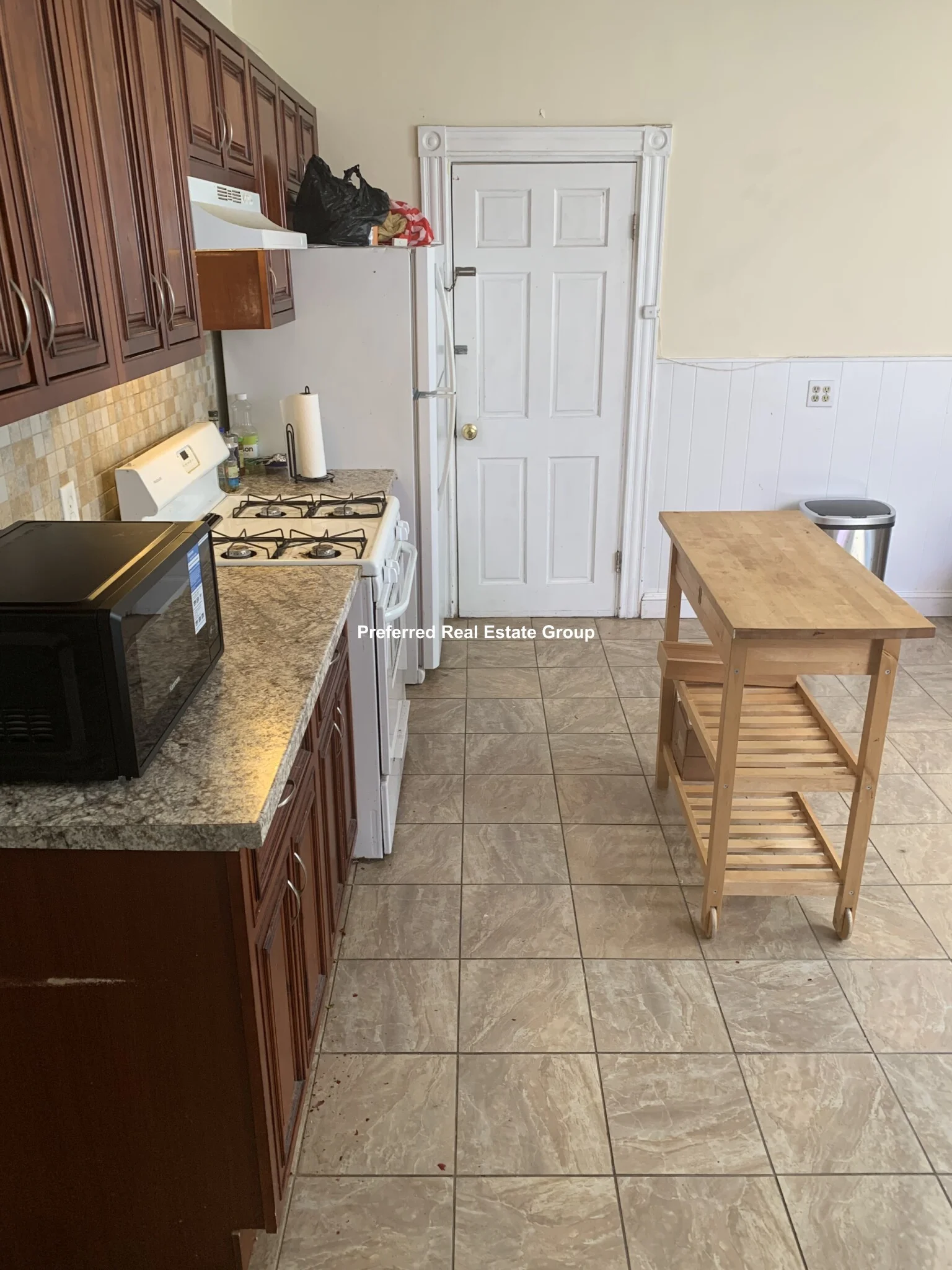 2 bed, 1 bath apartment for rent at 234 Cypress St Unit 3, Brookline — photo 4 of 13