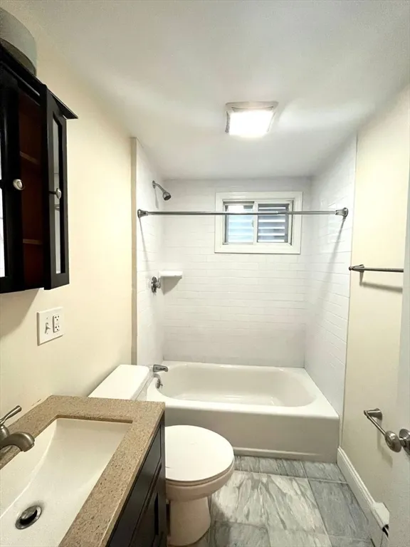 1 bed, 1 bath apartment for rent at 234 Lexington St Unit 1, Eagle Hill — photo 4 of 4