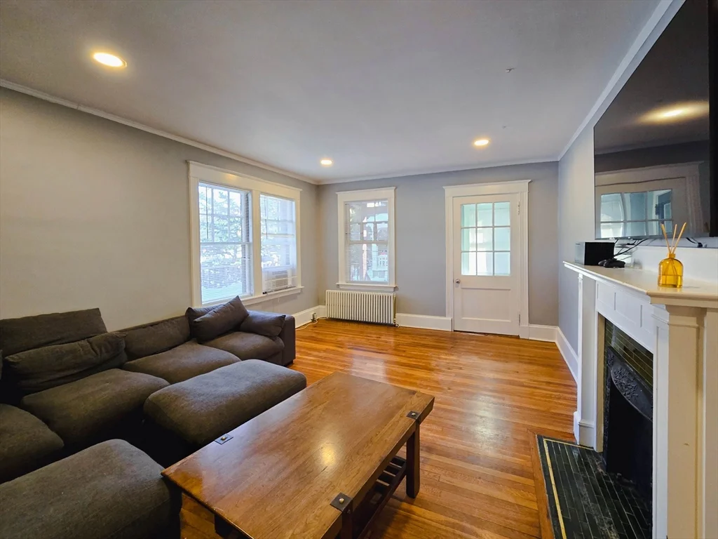 4 bed, 2 bath apartment for rent at 235-237 Chestnut Hill Ave Unit 1, Brighton — photo 1 of 20