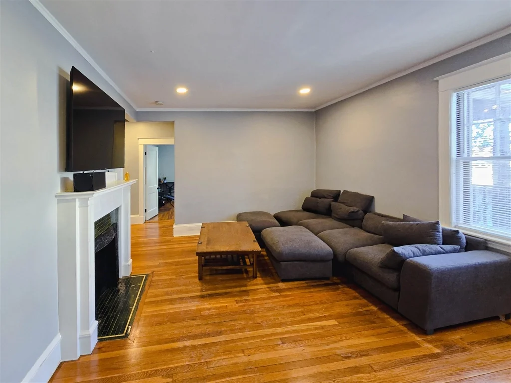 4 bed, 2 bath apartment for rent at 235-237 Chestnut Hill Ave Unit 1, Brighton — photo 2 of 20