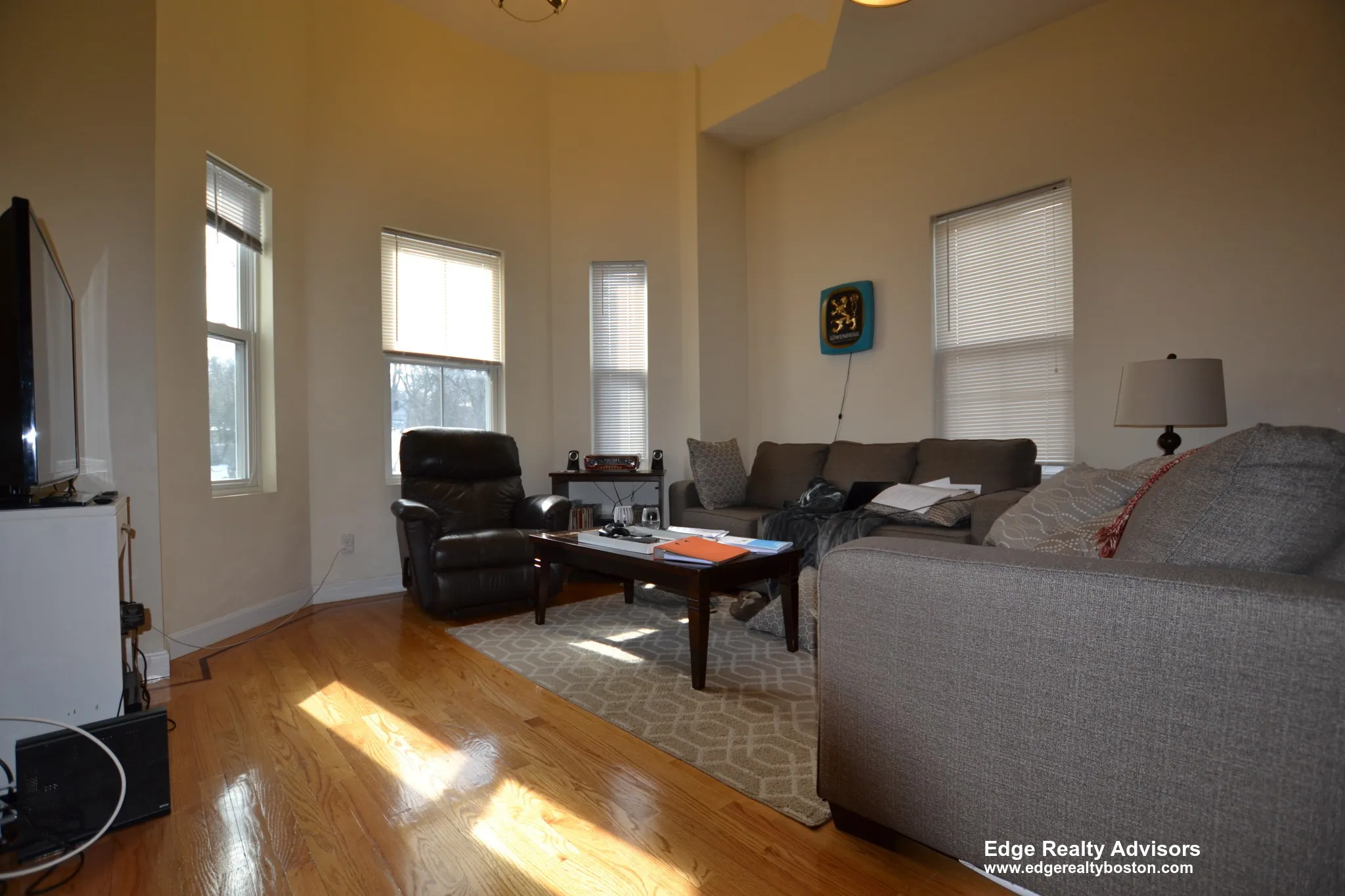 3 bed, 2 bath apartment for rent at 235 Boylston St Unit 3, Boylston Street — photo 5 of 7