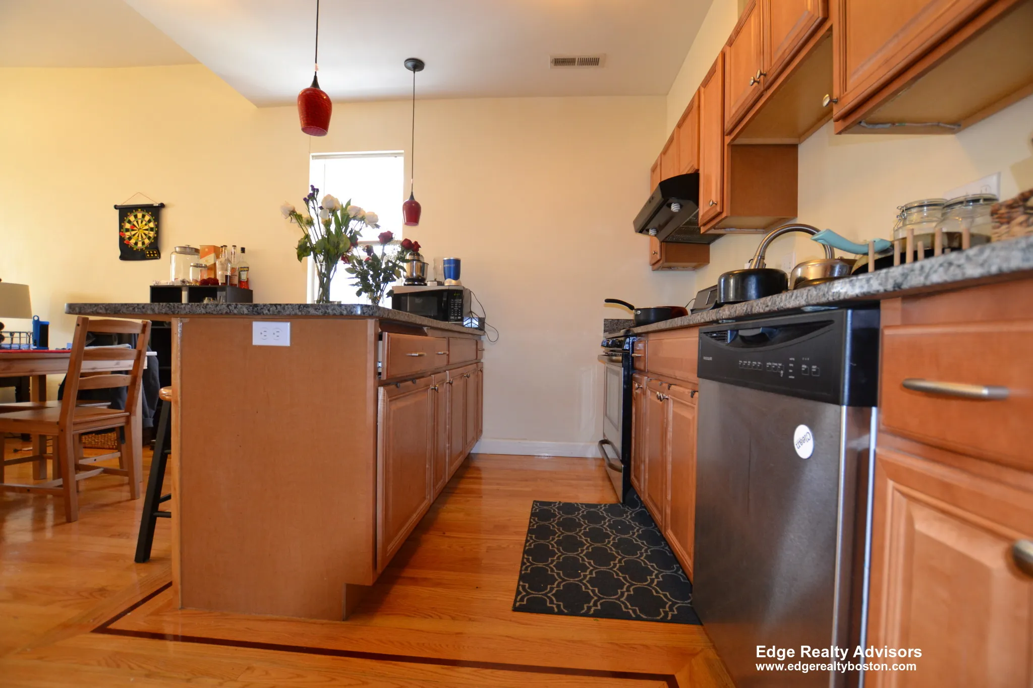 3 bed, 2 bath apartment for rent at 235 Boylston St Unit 3, Boylston Street — photo 2 of 7