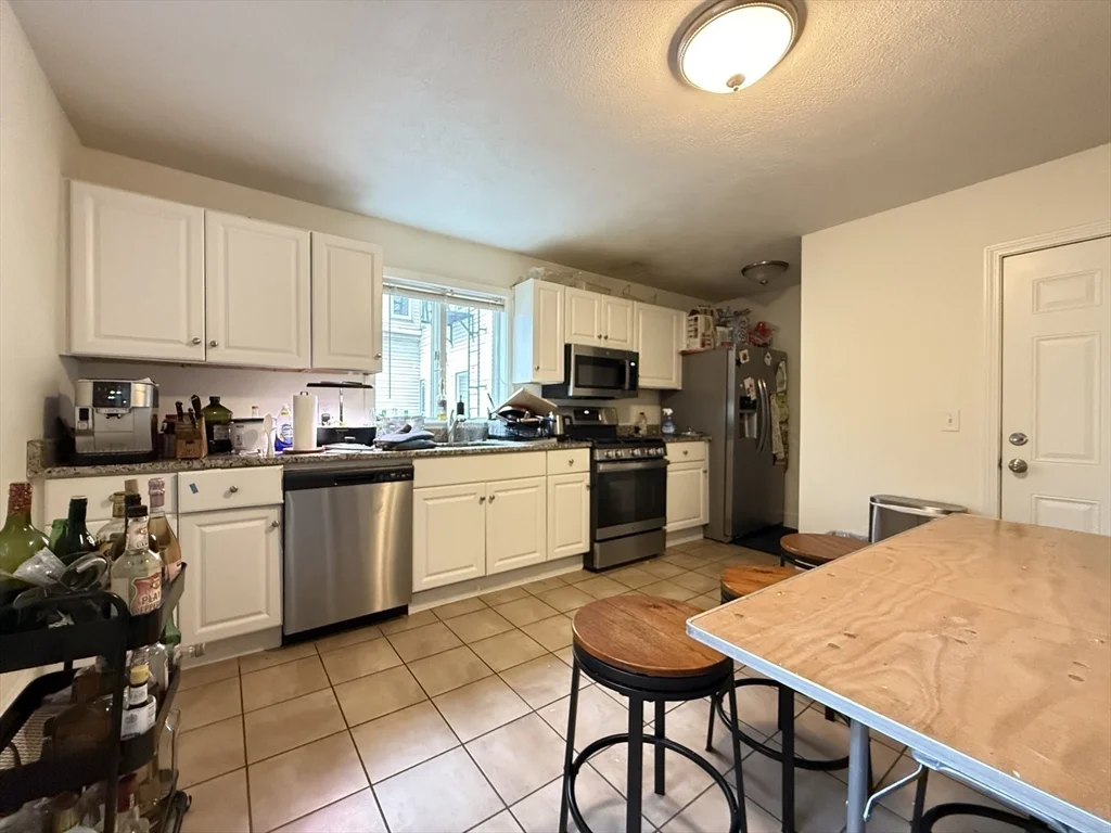 3 bed, 2 bath apartment for rent at 235 Charles St Unit 1, East Cambridge — photo 3 of 16