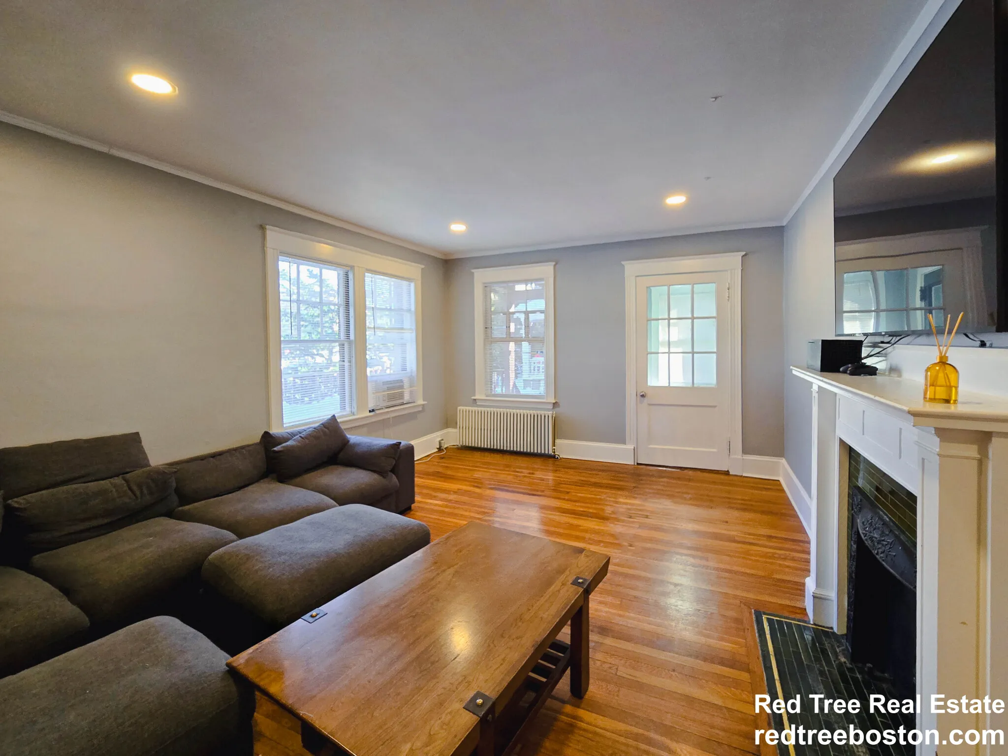 4 bed, 2 bath apartment for rent at 235 Chestnut Hill Ave Unit 1, Brighton — photo 3 of 17