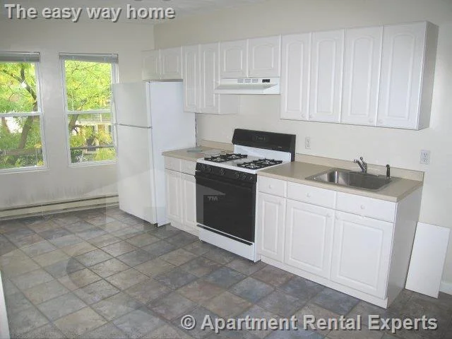 1 bed, 1 bath apartment for rent at 235 Columbia St Unit 4R, Central Square — photo 2 of 5
