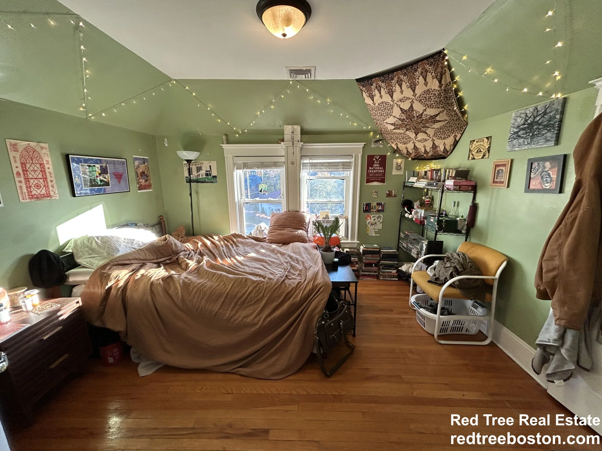 4 bed, 2 bath apartment for rent at 235 Commonwealth Ave, Chestnut Hill — photo 3 of 10