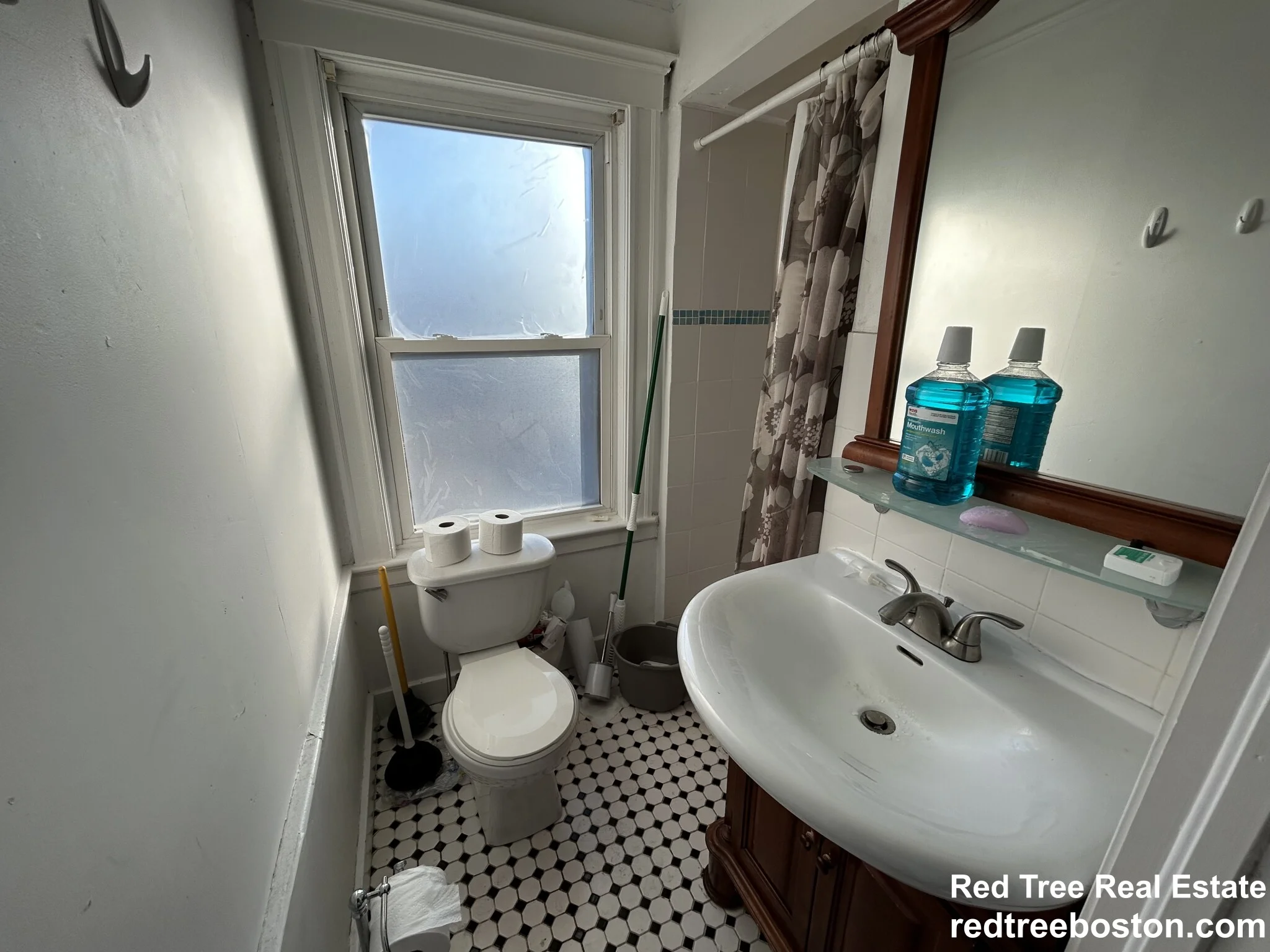 4 bed, 2 bath apartment for rent at 235 Commonwealth Ave, Chestnut Hill — photo 10 of 10