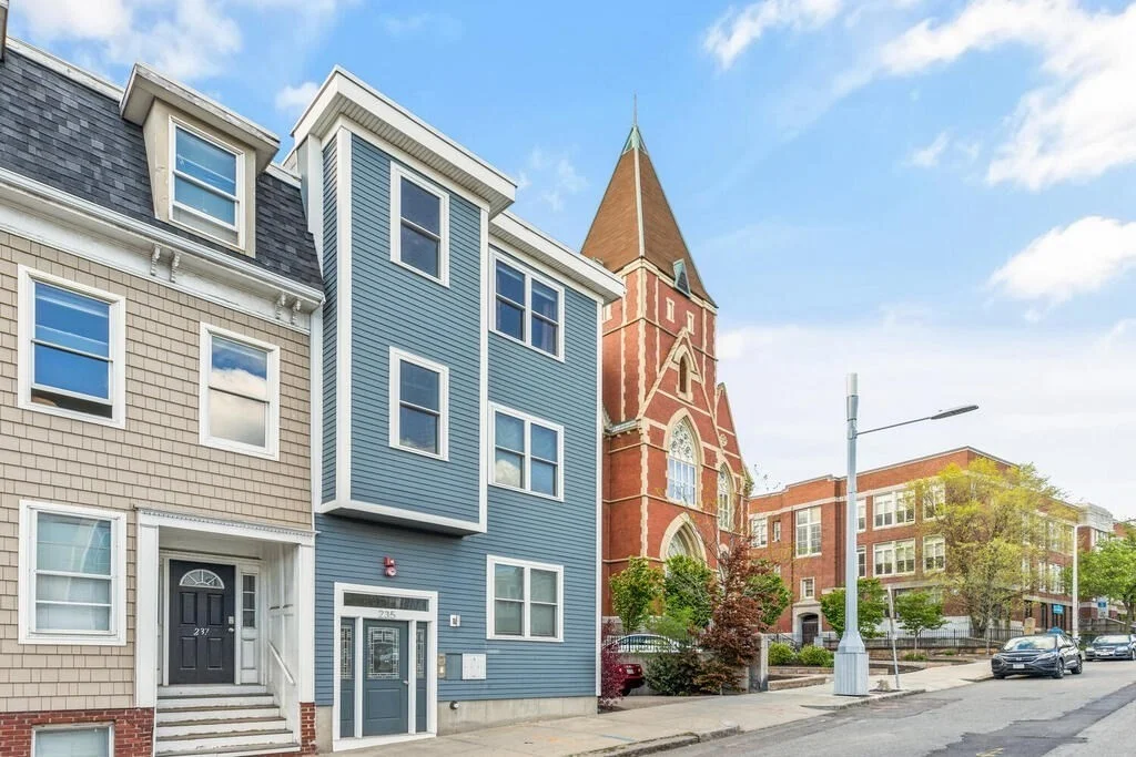 3 bed, 2 bath apartment for rent at 235 Dorchester St Unit 1, South Boston — photo 12 of 12
