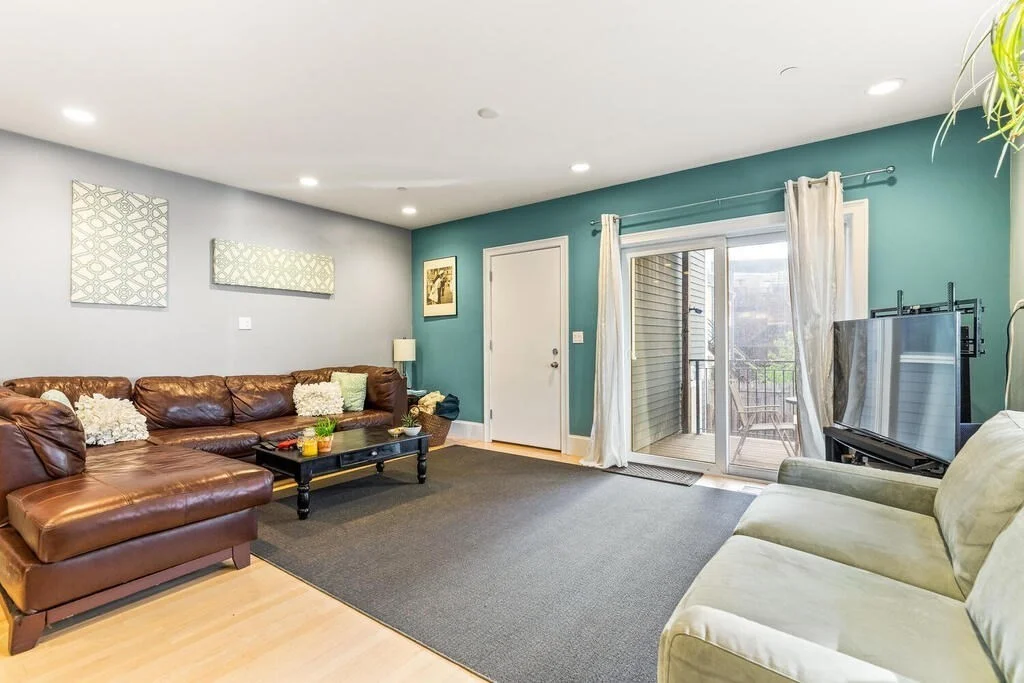 3 bed, 2 bath apartment for rent at 235 Dorchester St Unit 1, South Boston — photo 4 of 12