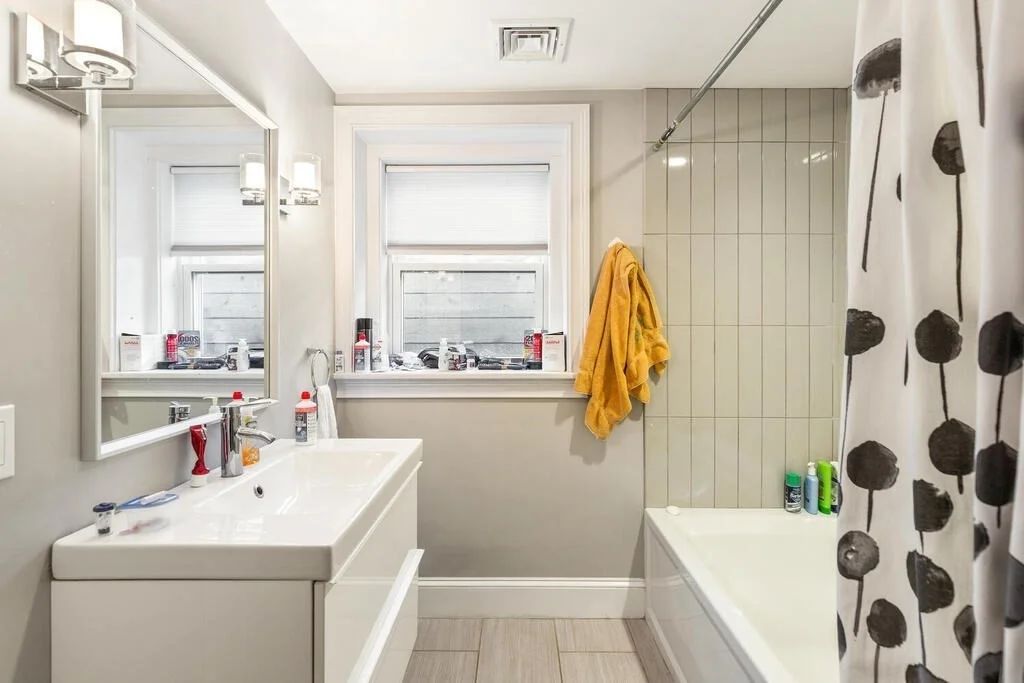 3 bed, 2 bath apartment for rent at 235 Dorchester St Unit 1, South Boston — photo 7 of 12