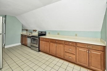 1 bed, 1 bath apartment for rent at 235 Fairmount Ave Unit 2, Hyde Park — photo 9 of 18