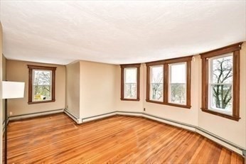 1 bed, 1 bath apartment for rent at 235 Fairmount Ave Unit 2, Hyde Park — photo 4 of 18