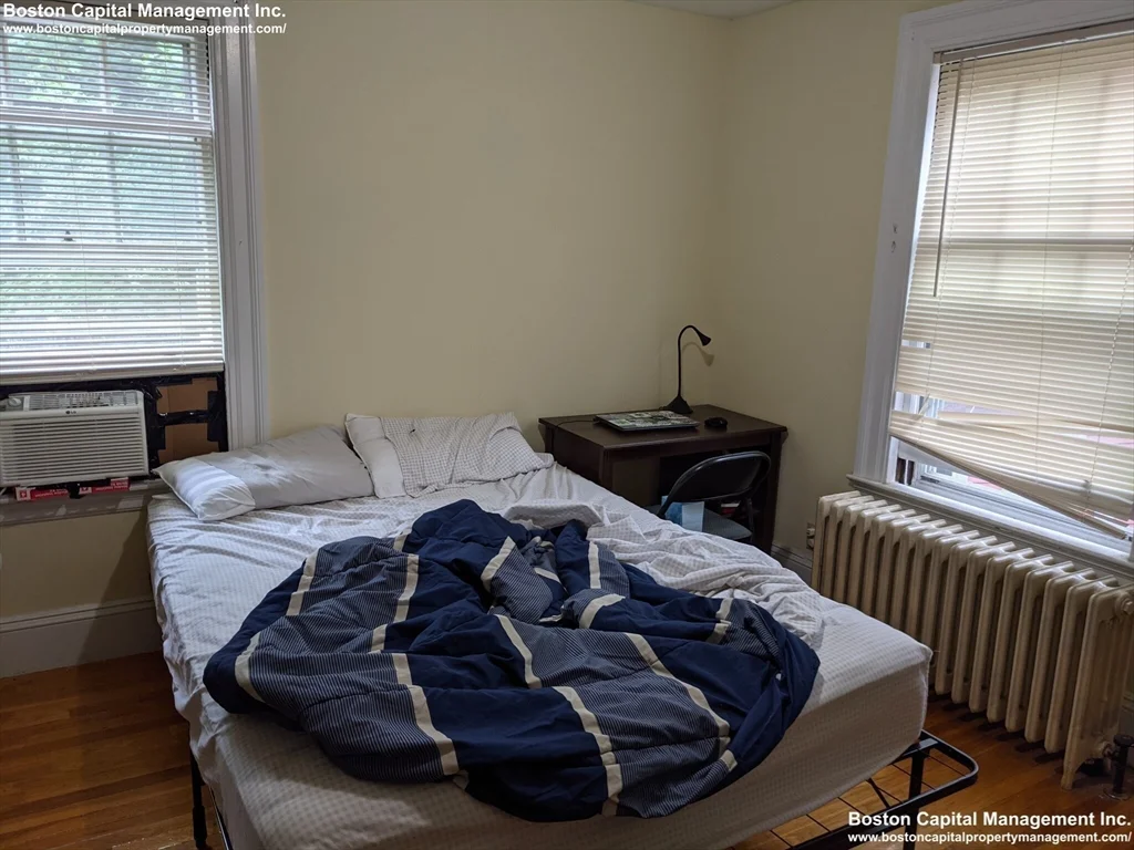 1 bed, 1 bath apartment for rent at 235 Fellsway East Unit 3, Malden — photo 6 of 6