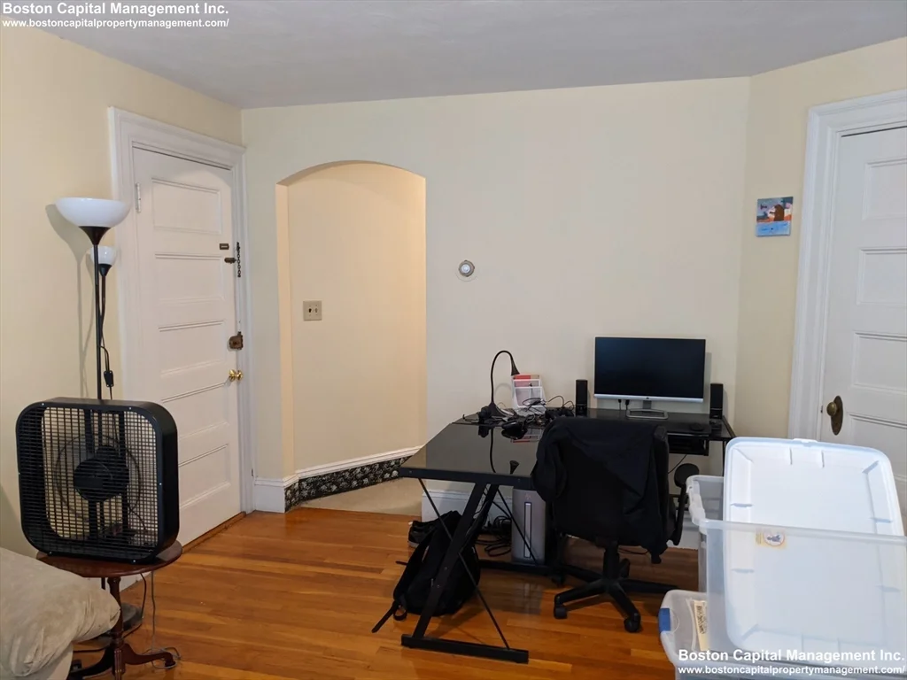 1 bed, 1 bath apartment for rent at 235 Fellsway East Unit 3, Malden — photo 5 of 6