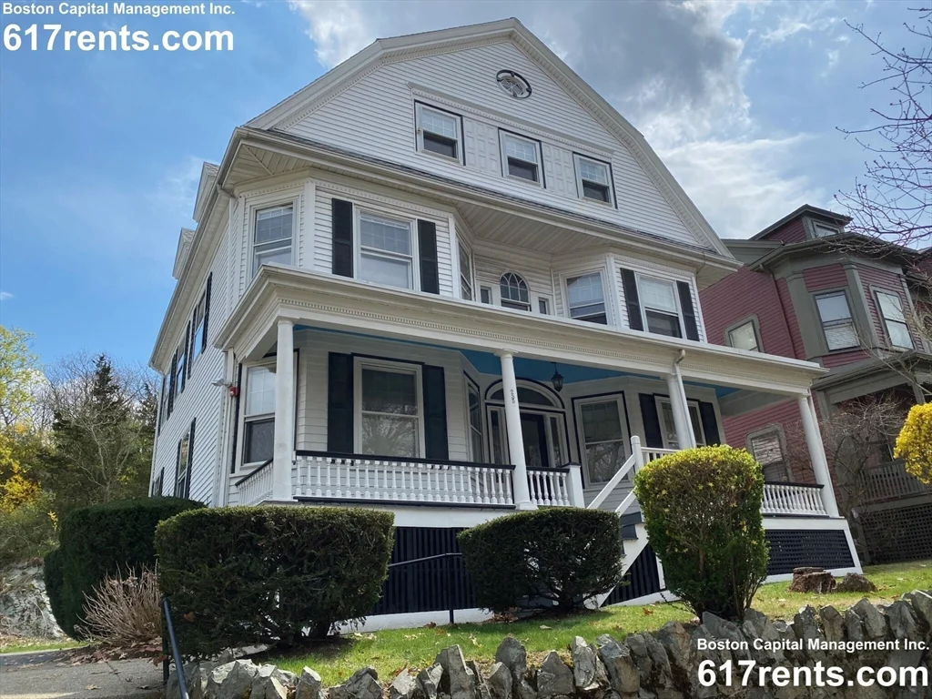1 bed, 1 bath apartment for rent at 235 Fellsway East Unit 3, Malden