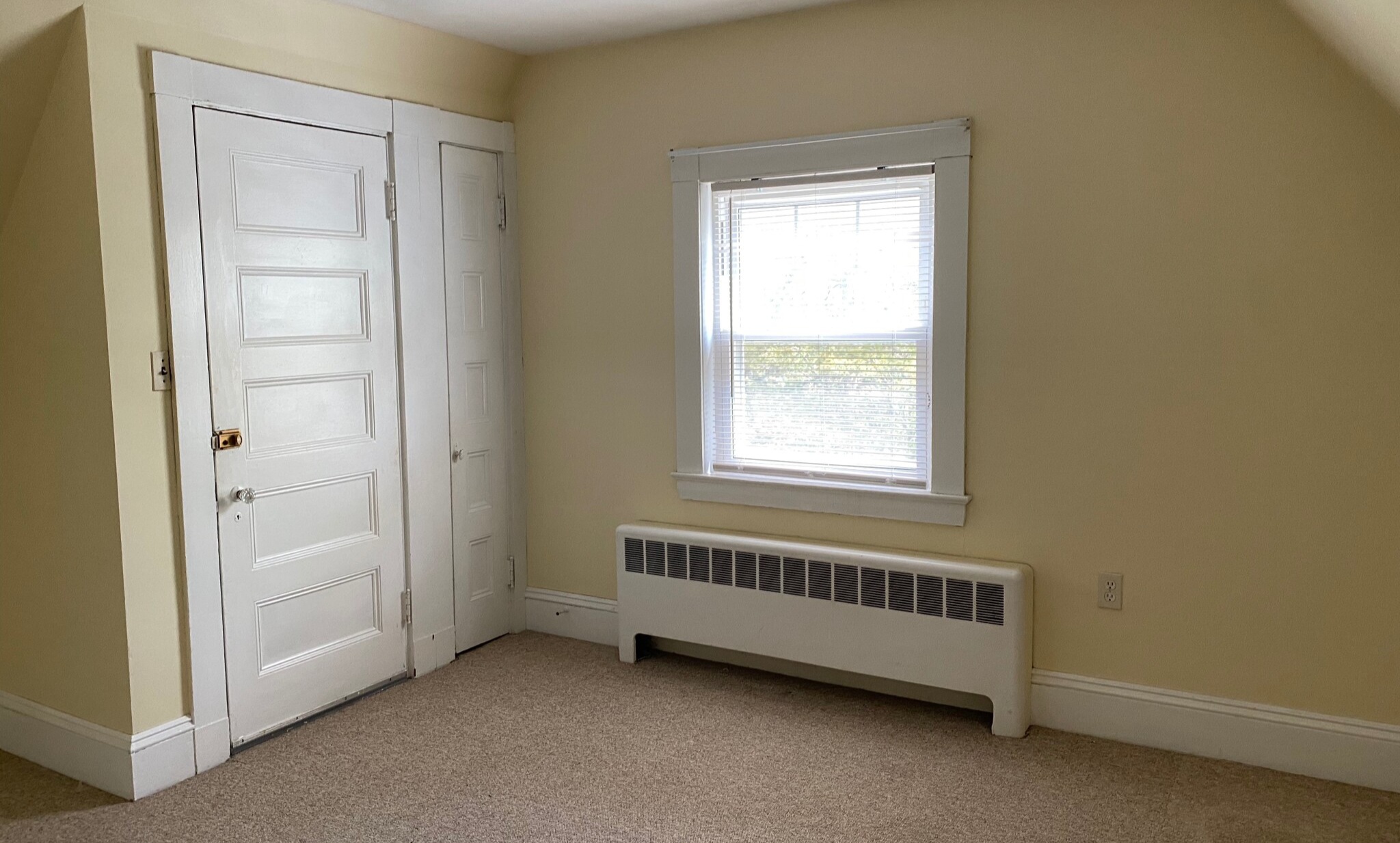 1 bed, 1 bath apartment for rent at 235 Fellsway East Unit 5, Malden