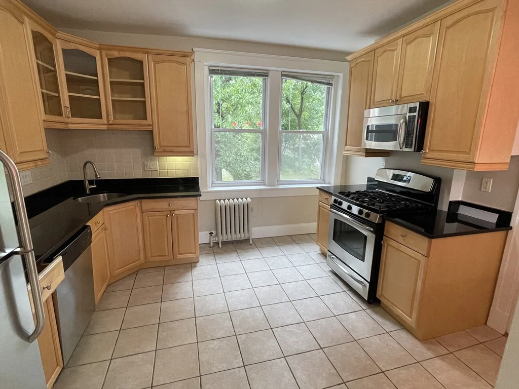 2 bed, 1 bath apartment for rent at 235 Freeman St Unit U-6, Coolidge Corner — photo 2 of 28