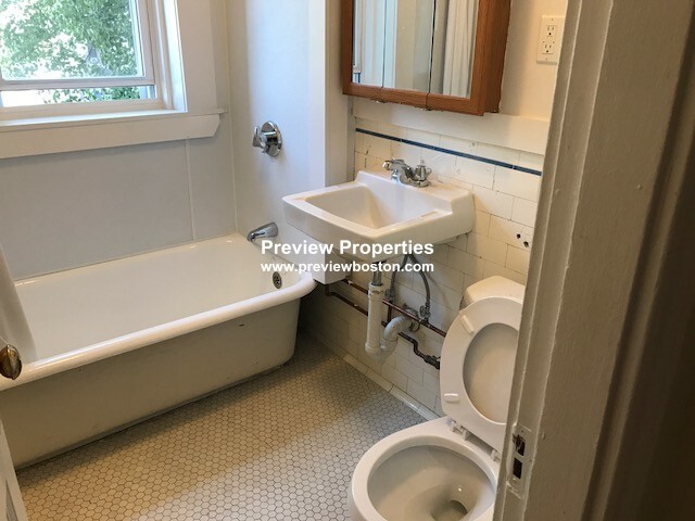 Studio bed, 1 bath apartment for rent at 235 Park Dr Unit 18P, Fenway — photo 5 of 7