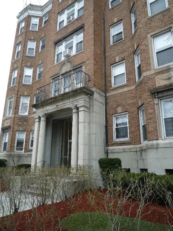 Studio bed, 1 bath apartment for rent at 235 Park Dr Unit 20, Fenway — photo 3 of 3