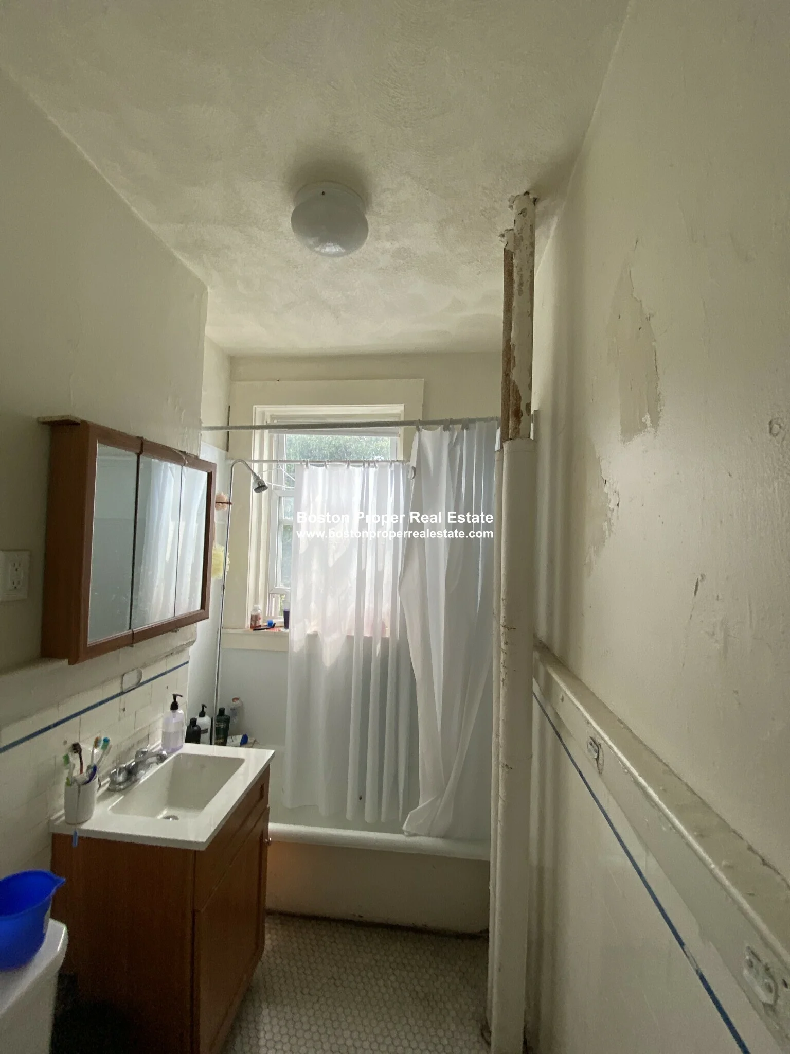 2 bed, 1 bath apartment for rent at 235 Park Dr Unit 31, Fenway — photo 4 of 5