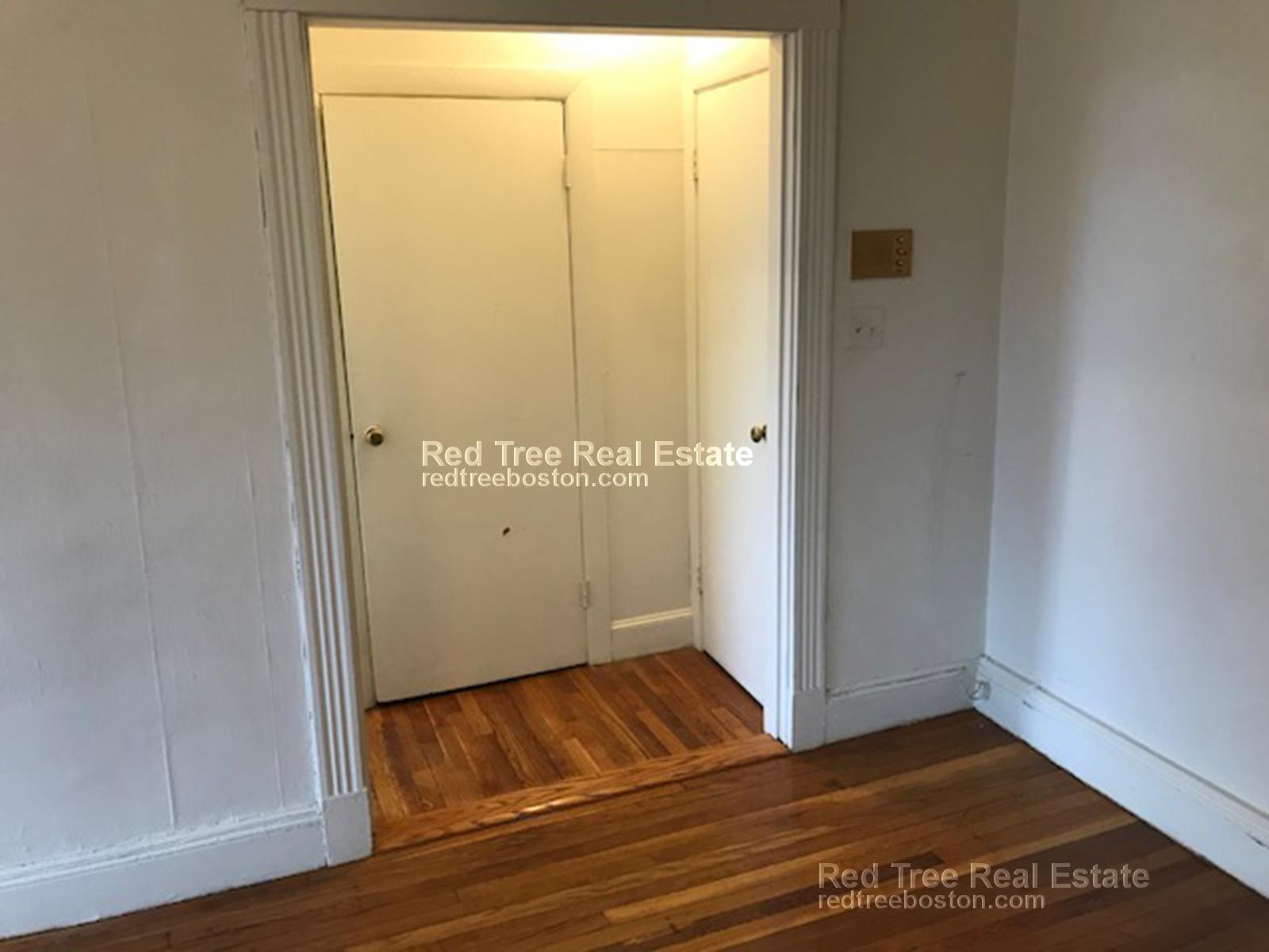 Studio bed, 1 bath apartment for rent at 235 Park Dr Unit 40, Fenway — photo 5 of 12