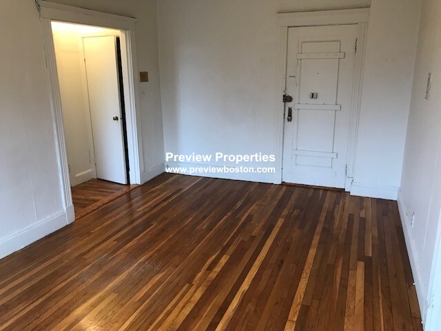 Studio bed, 1 bath apartment for rent at 235 Park Dr Unit 40P, Fenway — photo 4 of 6