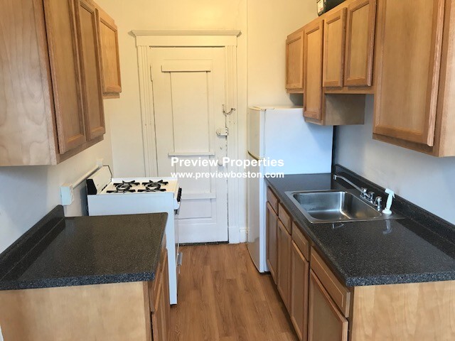 Studio bed, 1 bath apartment for rent at 235 Park Dr Unit 40P, Fenway