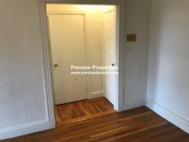 Studio bed, 1 bath apartment for rent at 235 Park Dr Unit 40P, Fenway — photo 6 of 6