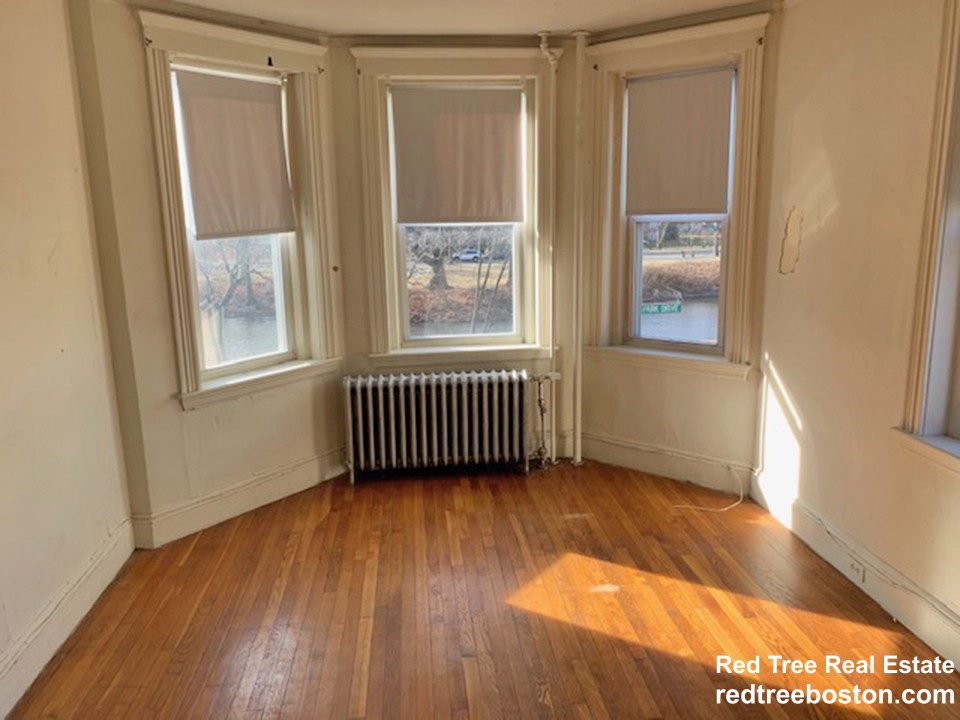1 bed, 1 bath apartment for rent at 235 Park Dr Unit 8, Fenway
